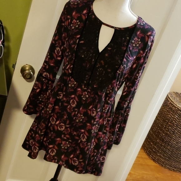 NWT Absolutely famous Black and pink gloral top - Picture 1 of 8